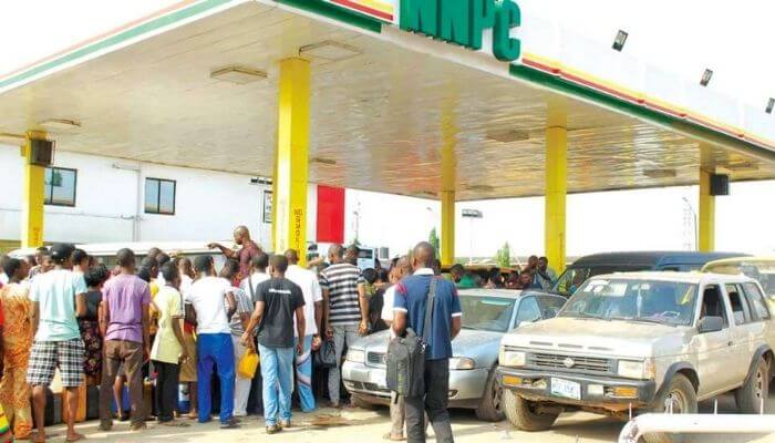 BREAKING NEWS! NNPCL increases petrol price to N950/litre