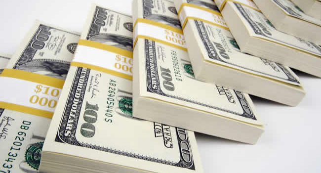 Dollar Climbs As Renewed Middle East Attacks Boost Safe-Haven Demand